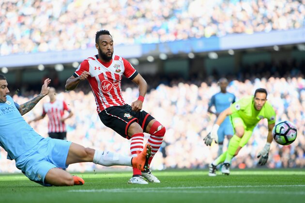 MANCHESTER, ENGLAND - OCTOBER 23:  Nathan Redmond of Southampton scores the opening goal during the Premier League match between Manchester City and Southampton at Etihad Stadium on October 23, 2016 in Manchester, England.  (Photo by Laurence Griffiths/Getty Images)