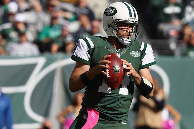 EAST RUTHERFORD, NJ - OCTOBER 23:  Quarterback Ryan Fitzpatrick #14 of the New York Jets looks to pass against the Baltimore Ravens at MetLife Stadium on October 23, 2016 in East Rutherford, New Jersey.  (Photo by Al Bello/Getty Images)
