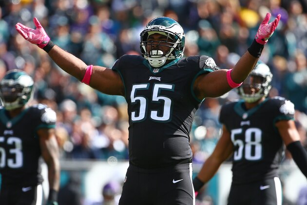 PHILADELPHIA, PA - OCTOBER 23: Defensive end Brandon Graham #55 of the Philadelphia Eagles pumps up the crowd against the Minnesota Vikings in the first quarter at Lincoln Financial Field on October 23, 2016 in Philadelphia, Pennsylvania. (Photo by Mitchell Leff/Getty Images)