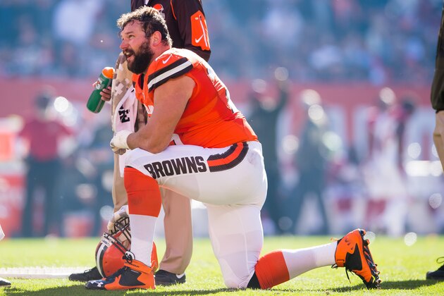 CLEVELAND, OH - NOVEMBER 1: Tackle Joe Thomas #73 of the Cleveland Browns takes a knee during a timeout against the Arizona Cardinals during the first half at FirstEnergy Stadium on November 1, 2015 in Cleveland, Ohio. (Photo by Jason Miller/Getty Images)