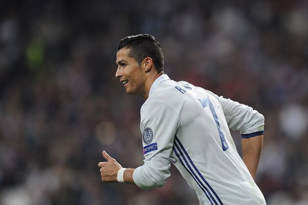 MADRID, SPAIN - OCTOBER 18:  Cristiano Ronaldo of Real Madrid CF reacts during the UEFA Champions League, Group F match between Real Madrid CF and Legia Warszawa at Santiago Bernabeu stadium on October 18, 2016 in Madrid, Spain.  (Photo by Denis Doyle/Getty Images)