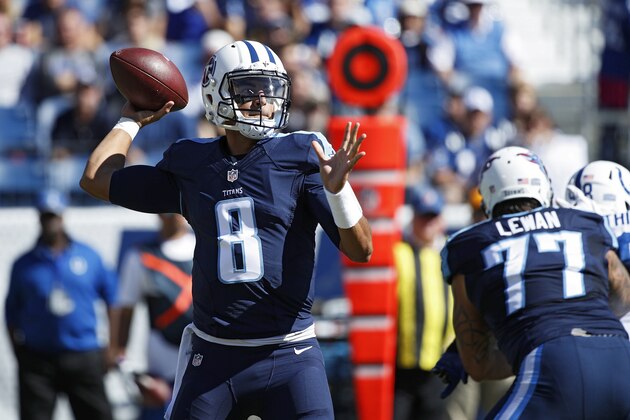 NASHVILLE, TN - OCTOBER 23: Marcus Mariota #8 of the Tennessee Titans passes against the Indianapolis Colts in the first quarter of the game at Nissan Stadium on October 23, 2016 in Nashville, Tennessee. (Photo by Joe Robbins/Getty Images)