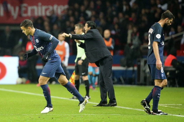 PARIS, FRANCE - OCTOBER 23: Hatem Ben Arfa of Paris Saint-Germain react with Unai Emery and Thiago Motta during the French Ligue 1 match between Paris Saint-Germain and Olympique de Marseille at Parc des Princes on october 23, 2016 in Paris, France. (Photo by Xavier Laine/Getty Images)