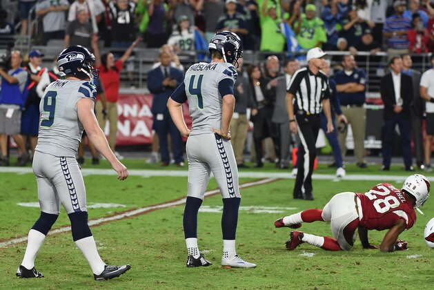 GLENDALE, AZ - OCTOBER 23:  Kicker Stephen Hauschka #4 of the Seattle Seahawks reacts after missing a field goal attempt during overtime against the Arizona Cardinals at University of Phoenix Stadium on October 23, 2016 in Glendale, Arizona.  The Seattle Seahawks and Arizona Cardinals tie 6-6.  (Photo by Norm Hall/Getty Images)