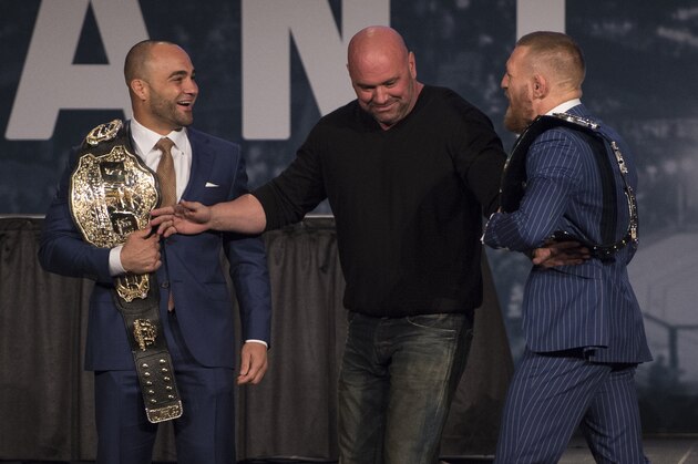 NEW YORK, NY - SEPTEMBER 27:  (L-R) UFC lightweight champion Eddie Alvarez and UFC featherweight champion Conor McGregor face off for the media and fans during the UFC 205 press event at Madison Square Garden on September 27, 2016 in New York City. (Photo by Jeff Bottari/Zuffa LLC/Zuffa LLC via Getty Images)