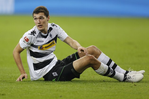 Gelsenkirchen, Germany 02.10.2016, 1. Bundesliga, 6. Spieltag in Gelsenkirchen, FC Schalke 04 - Borussia Moenchengladbach, Andreas Christensen (Moenchengladbach) sitzt auf dem Rasen.   (Photo by TF-Images/Getty Images)