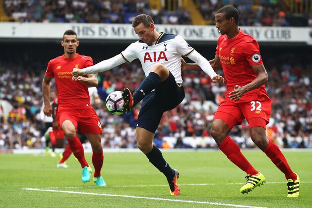 LONDON, ENGLAND - AUGUST 27: Vincent Janssen of Tottenham Hotspur controls the ball during the Premier League match between Tottenham Hotspur and Liverpool at White Hart Lane on August 27, 2016 in London, England. (Photo by Julian Finney/Getty Images) LONDON, ENGLAND - AUGUST 27: Vincent Janssen of Tottenham Hotspur controls the ball during the Premier League match between Tottenham Hotspur and Liverpool at White Hart Lane on August 27, 2016 in London, England. (Photo by Julian Finney/Getty Images)
