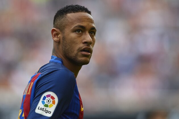 VALENCIA, SPAIN - OCTOBER 22:  Neymar JR of Barcelona looks on during the La Liga match between Valencia CF and FC Barcelona at Mestalla Stadium on October 22, 2016 in Valencia, Spain.  (Photo by Manuel Queimadelos Alonso/Getty Images)
