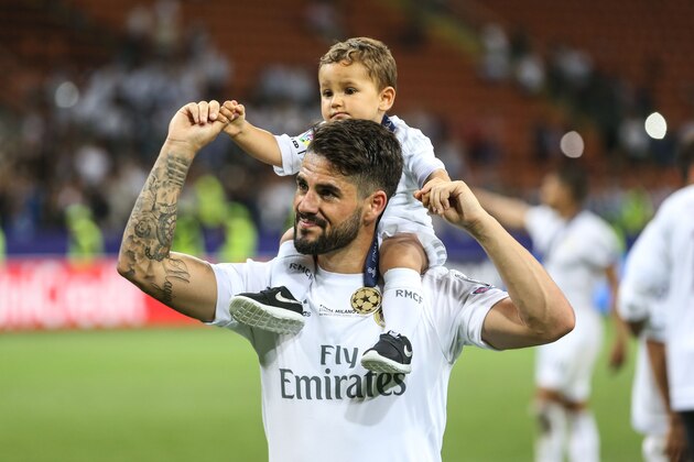 Isco of Real Madrid and his son during the UEFA Champions League final match between Real Madrid and Atletico Madrid on May 28, 2016 at the Giuseppe Meazza San Siro stadium in Milan, Italy.(Photo by VI Images via Getty Images)
