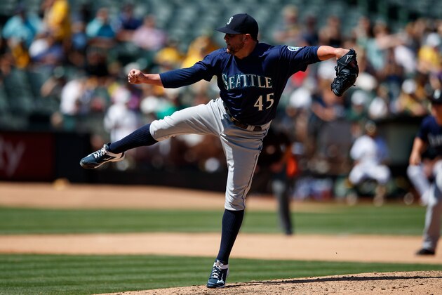 OAKLAND, CA - AUGUST 14: Drew Storen #45 of the Seattle Mariners pitches against the Oakland Athletics during the seventh inning at the Oakland Coliseum on August 14, 2016 in Oakland, California. The Seattle Mariners defeated the Oakland Athletics 8-4. (Photo by Jason O. Watson/Getty Images) OAKLAND, CA - AUGUST 14: Drew Storen #45 of the Seattle Mariners pitches against the Oakland Athletics during the seventh inning at the Oakland Coliseum on August 14, 2016 in Oakland, California. The Seattle Mariners defeated the Oakland Athletics 8-4. (Photo by Jason O. Watson/Getty Images)
