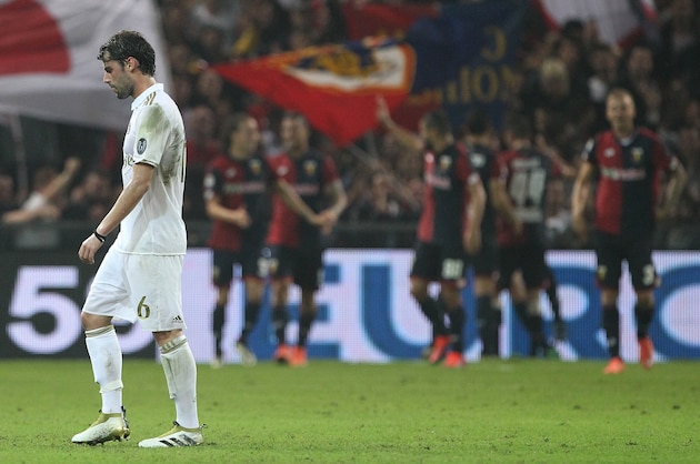 GENOA, ITALY - OCTOBER 25:  Andrea Poli of AC Milan shows his dejection during the Serie A match between Genoa CFC and AC Milan at Stadio Luigi Ferraris on October 25, 2016 in Genoa, Italy.  (Photo by Marco Luzzani/Getty Images)