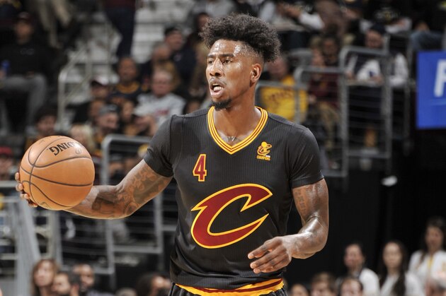 CLEVELAND, OH - OCTOBER 25: Iman Shumpert #4 of the Cleveland Cavaliers handles the ball during the game against the New York Knicks on October 25, 2016 at Quicken Loans Arena in Cleveland, Ohio. NOTE TO USER: User expressly acknowledges and agrees that, by downloading and or using this photograph, user is consenting to the terms and conditions of the Getty Images License Agreement. Mandatory Copyright Notice: Copyright 2016 NBAE (Photo by David Liam Kyle/NBAE via Getty Images)