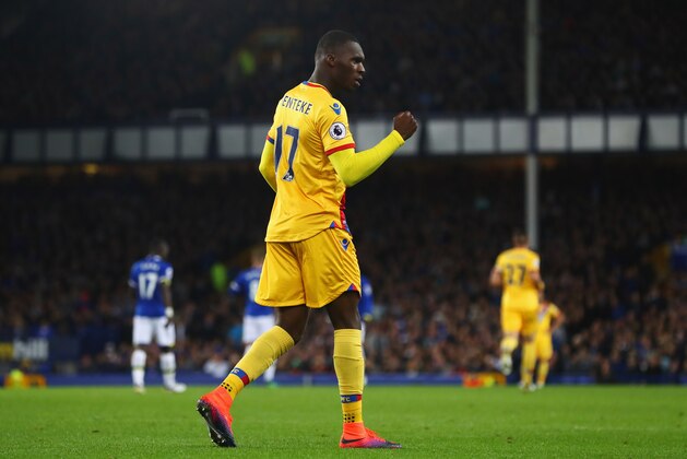 LIVERPOOL, ENGLAND - SEPTEMBER 30:  Christian Benteke of Crystal Palace celebrates as he scores their first goal during the Premier League match between Everton and Crystal Palace at Goodison Park on September 30, 2016 in Liverpool, England.  (Photo by Matthew Lewis/Getty Images)