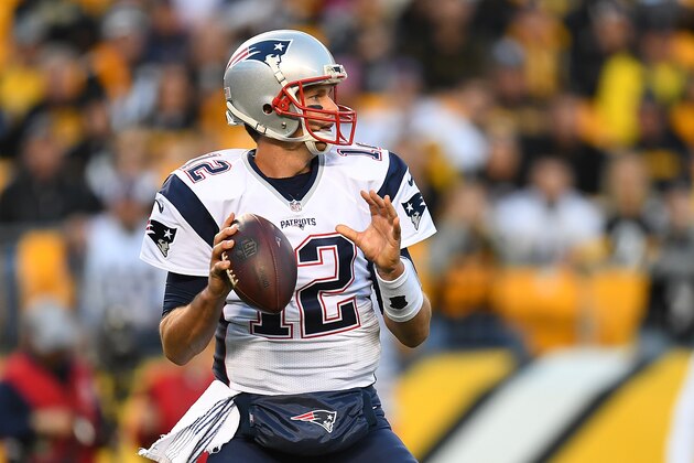 PITTSBURGH, PA - OCTOBER 23:  Tom Brady #12 of the New England Patriots in action during the game against the Pittsburgh Steelers at Heinz Field on October 23, 2016 in Pittsburgh, Pennsylvania. (Photo by Joe Sargent/Getty Images) *** Local Caption ***