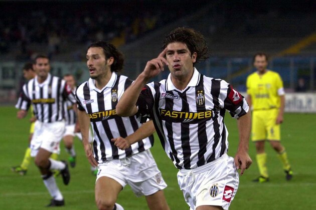 15 Sep 2001:  Marcelo Salas of Juventus celebrates his goal during the Serie A 3rd round match played between Juventus and Chievo at Delle Alpi Stadium in Turin, Italy.  DIGITAL IMAGE.  Mandatory Credit: Grazia Neri/ALLSPORT