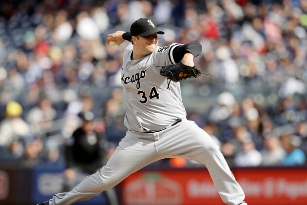 NEW YORK, NY - MAY 15:  Matt Albers #34 of the Chicago White Sox delivers a pitch in the seventh inning against the New York Yankees at Yankee Stadium on May 15, 2016 in the Bronx borough of New York City.  (Photo by Elsa/Getty Images)
