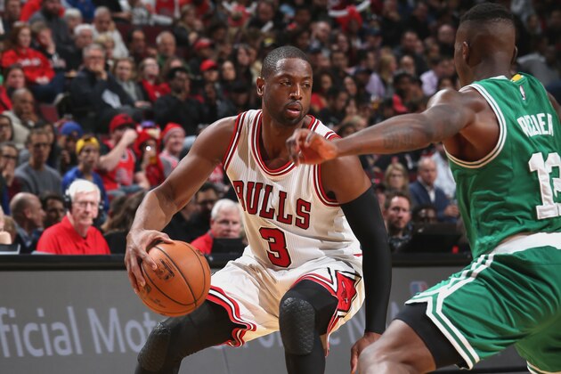 CHICAGO, IL - OCTOBER 27:  Dwyane Wade #3 of the Chicago Bulls handles the ball against the Boston Celtics on October 27, 2016 at the United Center in Chicago, Illinois. NOTE TO USER: User expressly acknowledges and agrees that, by downloading and or using this Photograph, user is consenting to the terms and conditions of the Getty Images License Agreement. Mandatory Copyright Notice: Copyright 2016 NBAE (Photo by Gary Dineen/NBAE via Getty Images)