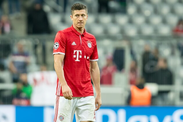 Munich, Germany 19.10.2016, UEFA Champions League - 2016/17 Season, Group D - Matchday 3,  FC Bayern Muenchen - PSV Eindhoven,  Robert Lewandowski (FCB)   (Photo by TF-Images/Getty Images)