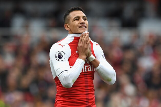 LONDON, ENGLAND - OCTOBER 22: Alexis Sanchez of Arsenal reacts during the Premier League match between Arsenal and Middlesbrough at the Emirates Stadium on October 22, 2016 in London, England.  (Photo by Shaun Botterill/Getty Images)