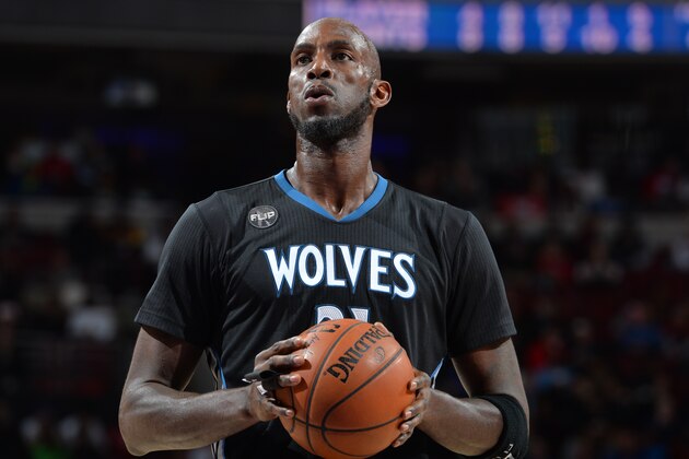 PHILADELPHIA,PA - JANUARY 4: Kevin Garnett #21 of the Minnesota Timberwolves shoots a foul shot against the Philadelphia 76ers at Wells Fargo Center on January 4, 2015 in Philadelphia, Pennsylvania NOTE TO USER: User expressly acknowledges and agrees that, by downloading and/or using this Photograph, user is consenting to the terms and conditions of the Getty Images License Agreement. Mandatory Copyright Notice: Copyright 2016 NBAE (Photo by Jesse D. Garrabrant/NBAE via Getty Images)