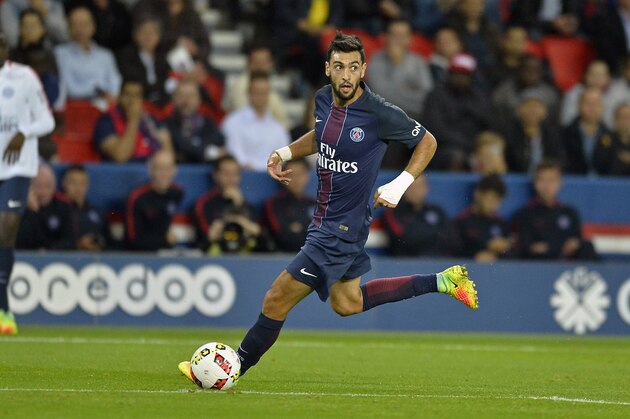 PARIS, FRANCE - SEPTEMBER 20:  Javier Pastore of Paris Saint-Germain runs with the ball during the Ligue 1 match between Paris Saint-Germain and Dijon FCO at Parc des Princes on September 20, 2016 in Paris, France.  (Photo by Aurelien Meunier/Getty Images)