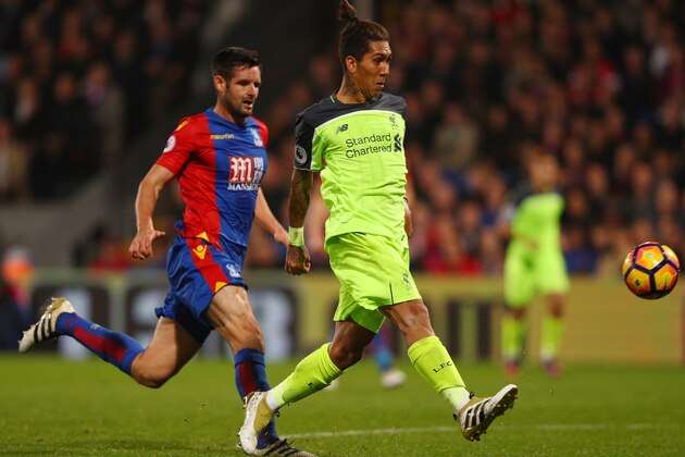 LONDON, ENGLAND - OCTOBER 29: Roberto Firmino of Liverpool scores his team's fourth goal of the game during the Premier League match between Crystal Palace and Liverpool at Selhurst Park on October 29, 2016 in London, England.  (Photo by Ian Walton/Getty Images)