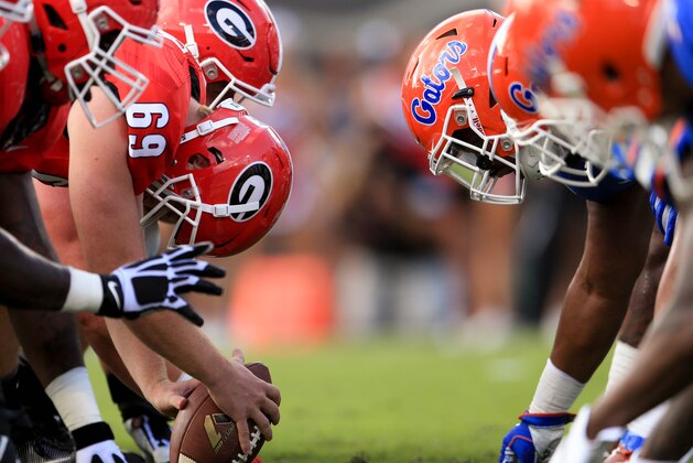 JACKSONVILLE, FL - OCTOBER 29: Georgia Bulldogs and Florida Gators players line up before a snap during the first quarter of the game at EverBank Field on October 29, 2016 in Jacksonville, Florida. (Photo by Rob Foldy/Getty Images)