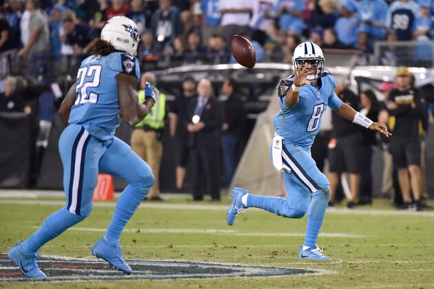 NASHVILLE, TN - OCTOBER 27:  Quarterback Marcus Mariota #8 of the Tennessee Titans plays against the Jacksonville Jaguars at Nissan Stadium on October 27, 2016 in Nashville, Tennessee.  (Photo by Frederick Breedon/Getty Images)