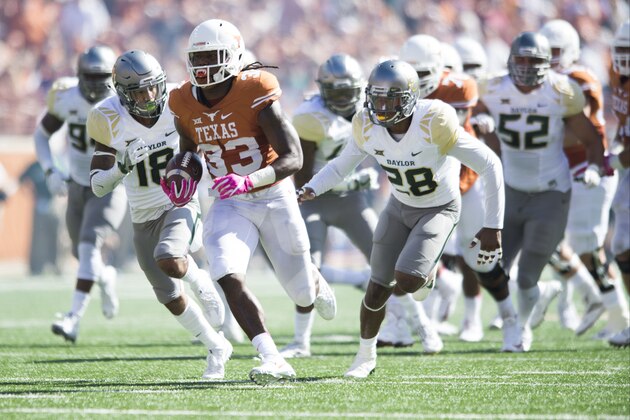 AUSTIN, TX - OCTOBER 29:  D'Onta Foreman #33 of the Texas Longhorns breaks free for a 37 yard touchdown run against the Baylor Bears during the first half on October 29, 2016 at Darrell K Royal-Texas Memorial Stadium in Austin, Texas.  (Photo by Cooper Neill/Getty Images)