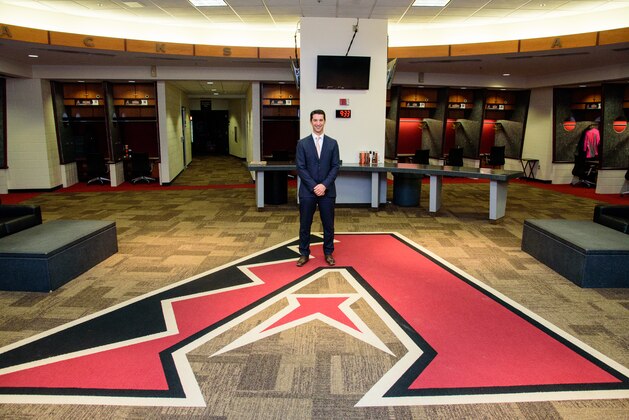 PHOENIX, AZ - OCTOBER 17: General Manager Mike Hazen poses for a photo in the Arizona Diamondbacks home clubhouse on October 17, 2016 in Phoenix, Arizona. (Photo by Sarah Sachs/Arizona Diamondbacks/Getty Images)