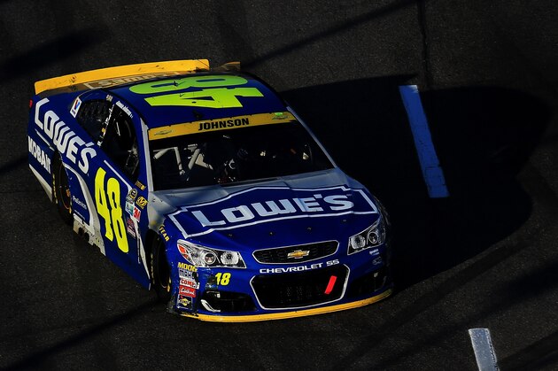 MARTINSVILLE, VA - OCTOBER 30:  Jimmie Johnson, driver of the #48 Lowe's Chevrolet, races during the NASCAR Sprint Cup Series Goody's Fast Relief 500 at Martinsville Speedway on October 30, 2016 in Martinsville, Virginia.  (Photo by Daniel Shirey/Getty Images)