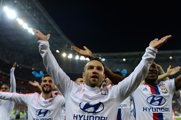 Lyon's French forward Mathieu Valbuena celebrates with team mates after the French L1 football match between Lyon (OL) and Monaco (ASM) at the Parc de l'Olympique Lyonnais in Decines-Charpieu, central eastern France, on May 7, 2016.
Lyon won the match 6-1. / AFP / ROMAIN LAFABREGUE        (Photo credit should read ROMAIN LAFABREGUE/AFP/Getty Images)