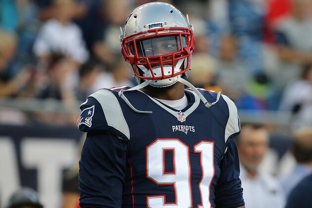 FOXBORO, MA - AUGUST 18: Jamie Collins #91 of the New England Patriots walks onto the field before a preseason game with the Chicago Bears in the first quarter at Gillette Stadium on August 18, 2016 in Foxboro, Massachusetts. (Photo by Jim Rogash/Getty Images)