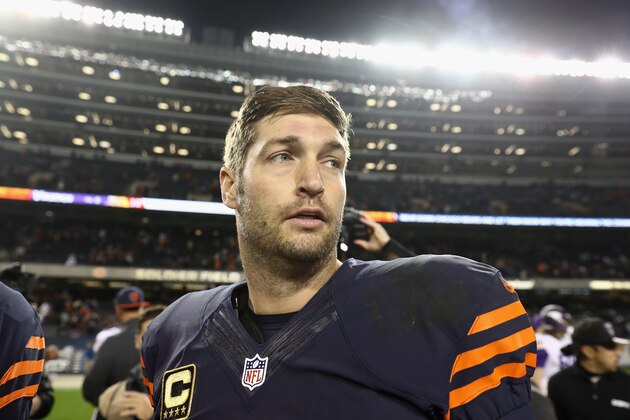 CHICAGO, IL - OCTOBER 31:  Jay Cutler #6 of the Chicago Bears reacts after the Chicago Bears defeated the Minnesota Vikings 20-10 at Soldier Field on October 31, 2016 in Chicago, Illinois.  (Photo by Elsa/Getty Images)