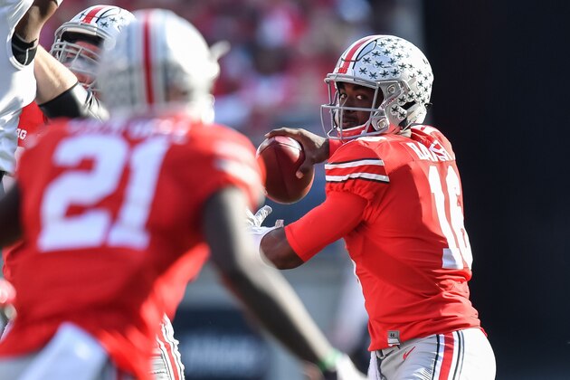 COLUMBUS, OH - OCTOBER 29:  Quarterback J.T. Barrett #16 of the Ohio State Buckeyes passes against the Northwestern Wildcats at Ohio Stadium on October 29, 2016 in Columbus, Ohio.  (Photo by Jamie Sabau/Getty Images)