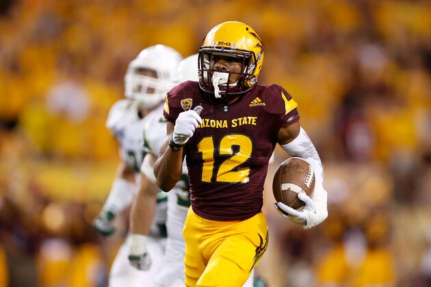 TEMPE, AZ - SEPTEMBER 12:  Wide receiver Tim White #12 of the Arizona State Sun Devils rusn with the football for 59 yards against the Cal Poly Mustangs during the fourth quarter of the college football game at Sun Devil Stadium on September 12, 2015 in Tempe, Arizona. The Sun Devils defeated the Mustangs 35-21.  (Photo by Christian Petersen/Getty Images)