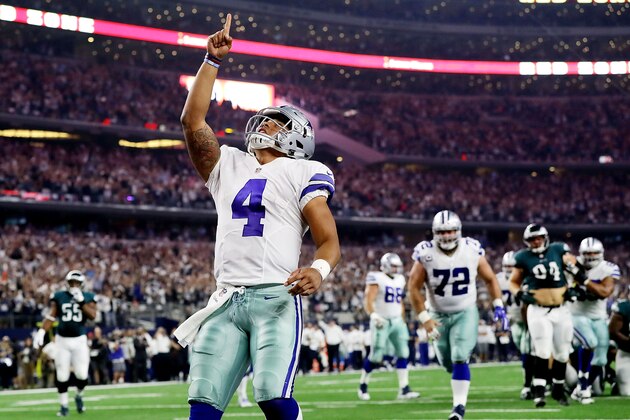 ARLINGTON, TX - OCTOBER 30:  Dak Prescott #4 of the Dallas Cowboys celebrates after scoring in the first quarter during a game between the Dallas Cowboys and the Philadelphia Eagles at AT&T Stadium on October 30, 2016 in Arlington, Texas.  (Photo by Ronald Martinez/Getty Images)