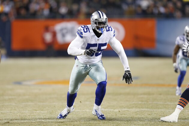 CHICAGO, IL - DECEMBER 4: Rolando McClain #55 of the Dallas Cowboys in action against the Chicago Bears during the game at Soldier Field on December 4, 2014 in Chicago, Illinios. The Cowboys defeated the Bears 41-28. (Photo by Joe Robbins/Getty Images)