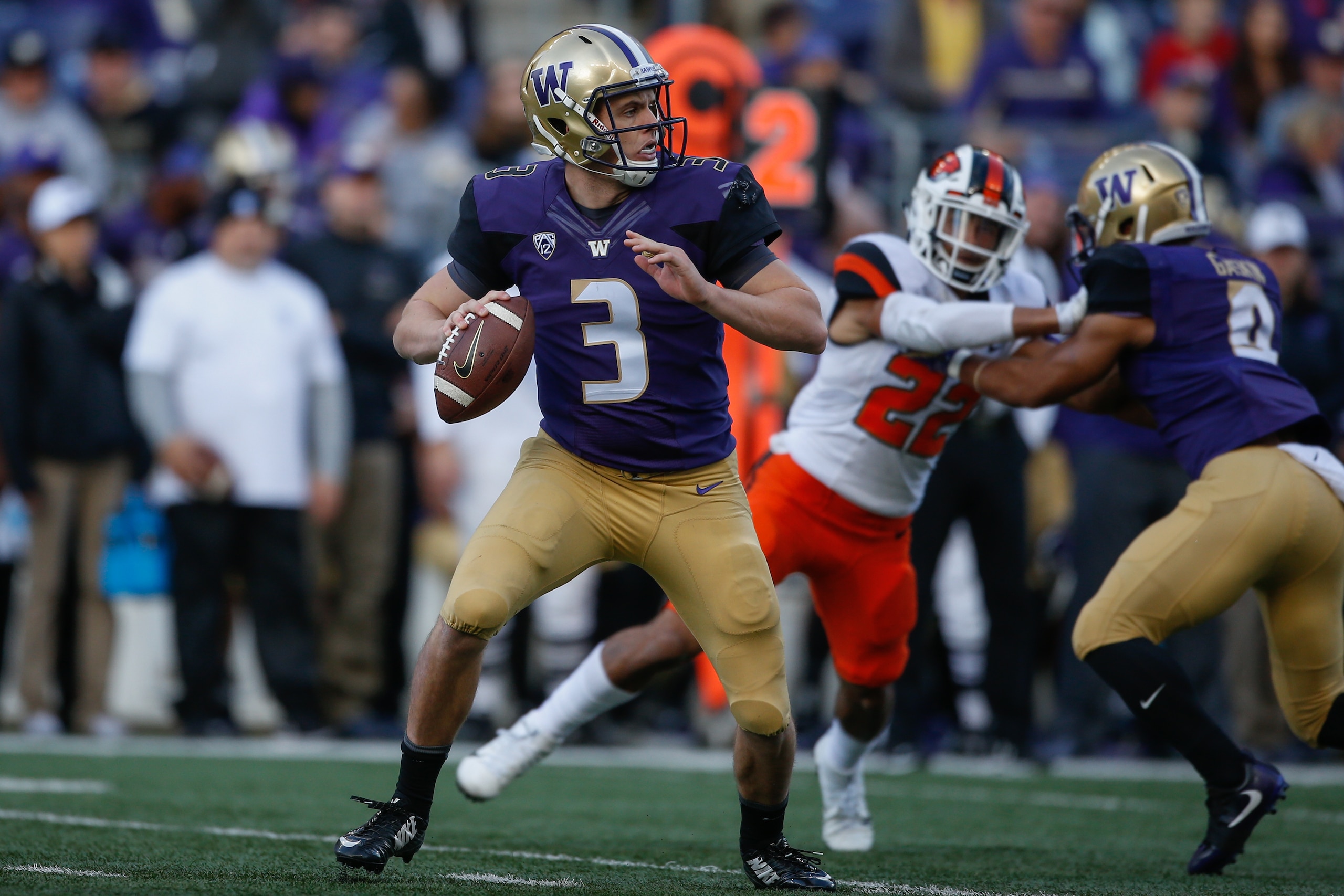SEATTLE, WA - OCTOBER 22:  Quarterback Jake Browning #3 of the Washington Huskies looks downfield to pass against the Oregon State Beavers on October 22, 2016 at Husky Stadium in Seattle, Washington.  (Photo by Otto Greule Jr/Getty Images)