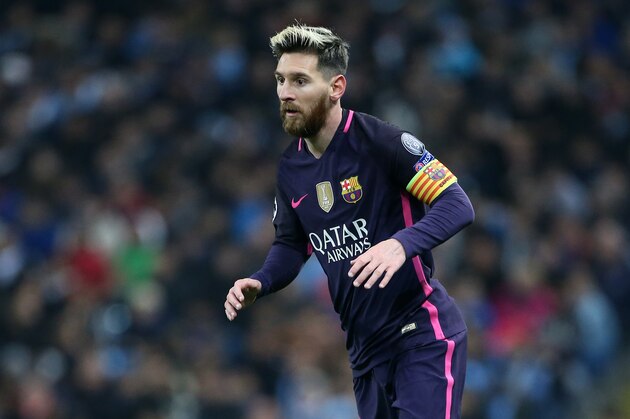 MANCHESTER, ENGLAND - NOVEMBER 1: Lionel Messi of FC Barcelona in action during the UEFA Champions League match between Manchester City FC and FC Barcelona at Etihad Stadium on November 1, 2016 in Manchester, England. (Photo by Jean Catuffe/Getty Images)