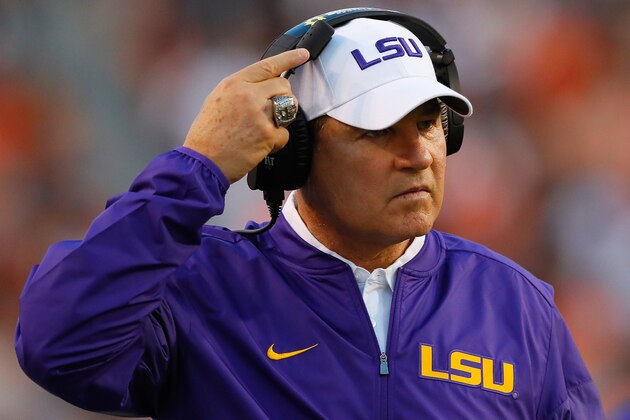 AUBURN, AL - SEPTEMBER 24:  Head coach Les Miles of the LSU Tigers looks on during the game against the Auburn Tigers at Jordan-Hare Stadium on September 24, 2016 in Auburn, Alabama.  (Photo by Kevin C. Cox/Getty Images)