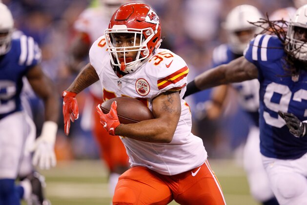 INDIANAPOLIS, IN - OCTOBER 30:  Charcandrick West #35 of the Kansas City Chiefs runs with the ball during the game against the Indianapolis Colts at Lucas Oil Stadium on October 30, 2016 in Indianapolis, Indiana.  (Photo by Joe Robbins/Getty Images)