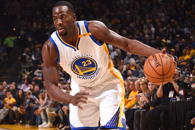 OAKLAND, CA - NOVEMBER 3:  Draymond Green #23 of the Golden State Warriors drives to the basket during a game against the Oklahoma City Thunder on November 3, 2016 at ORACLE Arena in Oakland, California. NOTE TO USER: User expressly acknowledges and agrees that, by downloading and or using this photograph, user is consenting to the terms and conditions of Getty Images License Agreement. Mandatory Copyright Notice: Copyright 2016 NBAE (Photo by Noah Graham/NBAE via Getty Images)