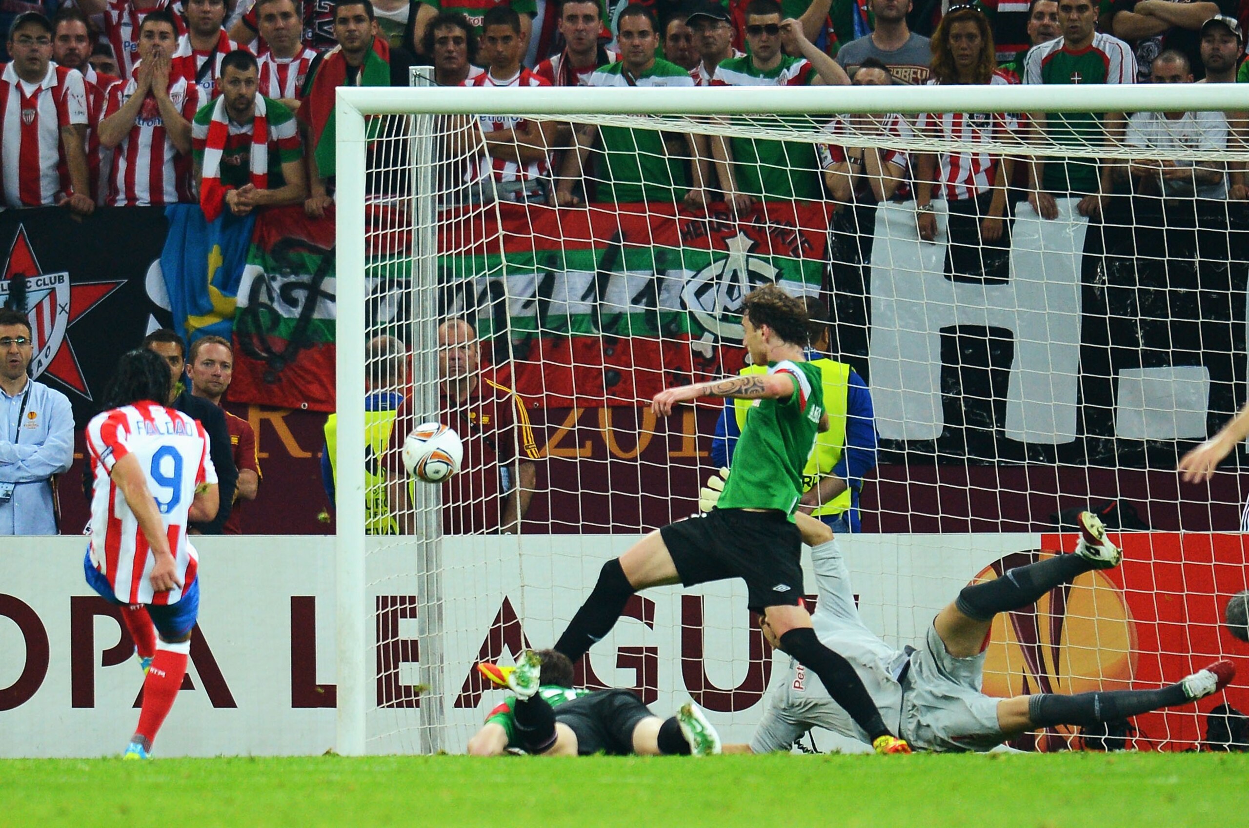 BUCHAREST, ROMANIA - MAY 09: Radamel Falcao of Atletico Madrid scores his team's second goal during the UEFA Europa League Final between Atletico Madrid and Athletic Bilbao at the National Arena on May 9, 2012 in Bucharest, Romania. (Photo by Shaun Botterill/Getty Images) BUCHAREST, ROMANIA - MAY 09: Radamel Falcao of Atletico Madrid scores his team's second goal during the UEFA Europa League Final between Atletico Madrid and Athletic Bilbao at the National Arena on May 9, 2012 in Bucharest, Romania. (Photo by Shaun Botterill/Getty Images)