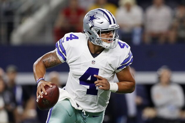 ARLINGTON, TX - OCTOBER 30:  Dak Prescott #4 of the Dallas Cowboys runs in the third quarter during a game between the Dallas Cowboys and the Philadelphia Eagles at AT&T Stadium on October 30, 2016 in Arlington, Texas.  (Photo by Ronald Martinez/Getty Images)