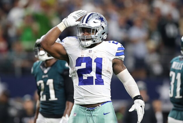 Oct 30, 2016; Arlington, TX, USA; Dallas Cowboys running back Ezekiel Elliott (21) celebrates a first down against the Philadelphia Eagles at AT&T Stadium. Mandatory Credit: Matthew Emmons-USA TODAY Sports