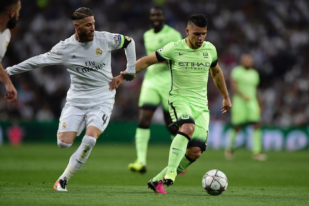 Real Madrid's defender Sergio Ramos(L) vies with Manchester City's Argentinian forward Sergio Aguero during the UEFA Champions League semi-final second leg football match Real Madrid CF vs Manchester City FC at the Santiago Bernabeu stadium in Madrid, on May 4, 2016. / AFP / JAVIER SORIANO        (Photo credit should read JAVIER SORIANO/AFP/Getty Images)