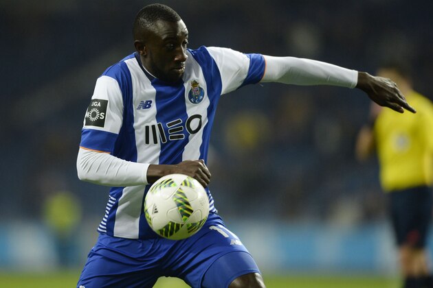Porto's Malian forward Moussa Marega controls the ball during the Portuguese league football match FC Porto vs Uniao da Madeira at the Dragao stadium in Porto on March 12, 2016. / AFP / MIGUEL RIOPA        (Photo credit should read MIGUEL RIOPA/AFP/Getty Images)