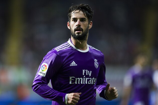 LEON, SPAIN - OCTOBER 26:  Isco of Real Madrid reacts during the Copa del Rey Round of 32 match between Cultural Leonesa and Real Madrid CF at Reino de Leon Stadium on October 26, 2016 in Leon, Spain.  (Photo by Juan Manuel Serrano Arce/Getty Images)