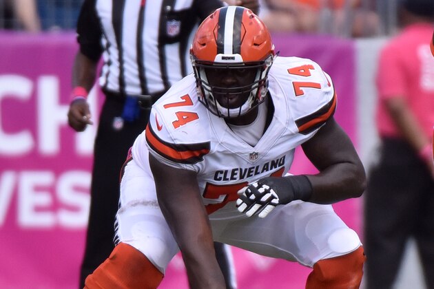 NASHVILLE, TN - OCTOBER 16:  Cameron Erving #74 of the Cleveland Browns plays against the Tennessee Titans at Nissan Stadium on October 16, 2016 in Nashville, Tennessee.  (Photo by Frederick Breedon/Getty Images)